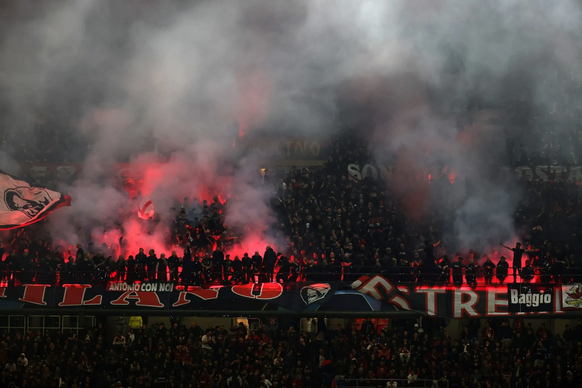 Apuñalan a dos antes del Milan vs PSG por pelea campal previo al partido