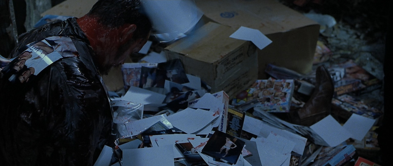 8MM (1999).mkv_snapshot_01.46.06_[2018.03.01_22.39.29]