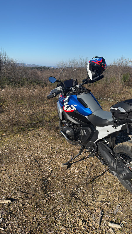 E7294BFE-488D-42AA-8305-DDFCDC1C5406