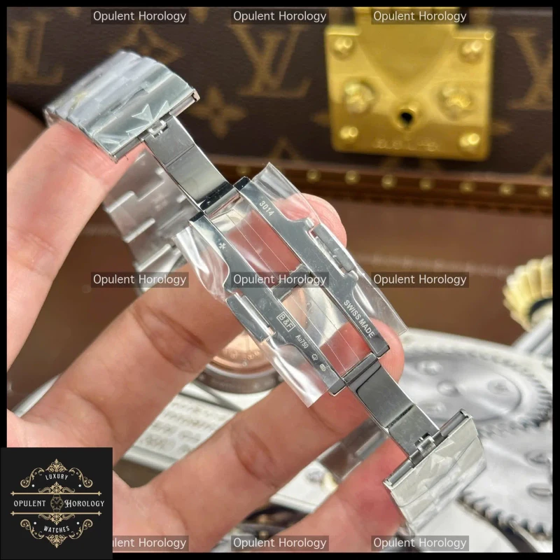 Vacheron Constantin Overseas Ultra-Thin 2000V 40mm Blue Dial Calibre 1120 - Super Clone