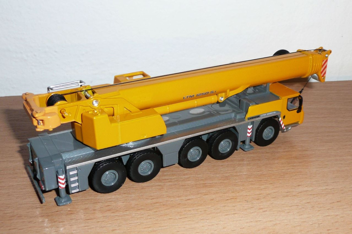 Liebherr-LTM-1250-5.1_1ku87_IMC_1f