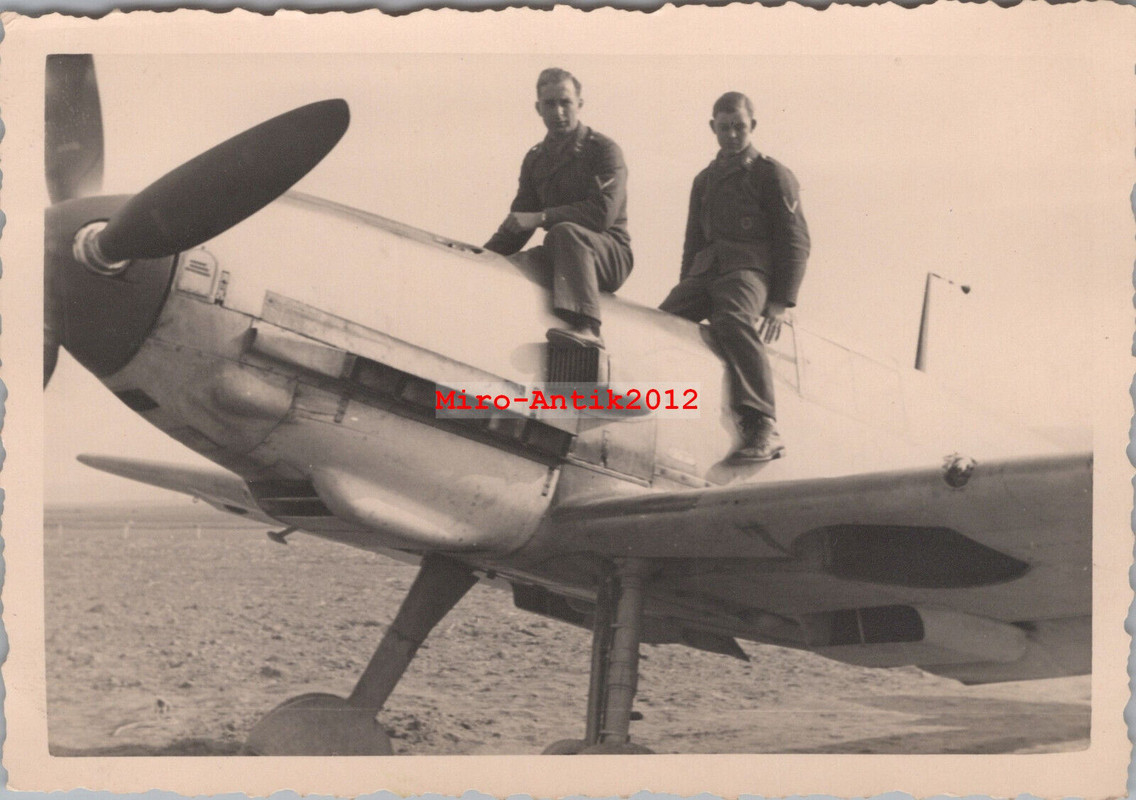 Foto, Pilot Hans Tilly, Jagdfliegerschule Werneuchen, Me 109 Nummer 5,1 (N)50834