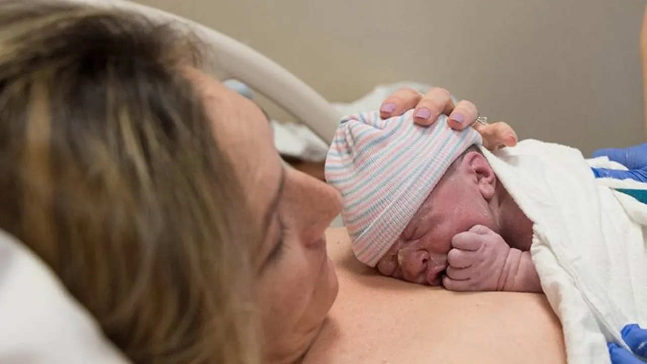 OMS recomienda contacto piel con piel para la supervivencia de bebés prematuros