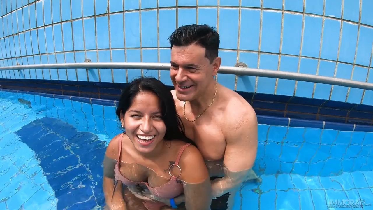 Amy Amor - Pink Bikini Creampie.mp4_snapshot_03.30.000