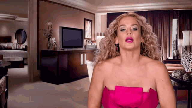 niurka-marcos-te-gusta-figurar.gif