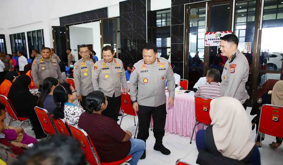 Polda Maluku Beri Layanan Kesehatan Gratis, Ribuan Warga Antusias!