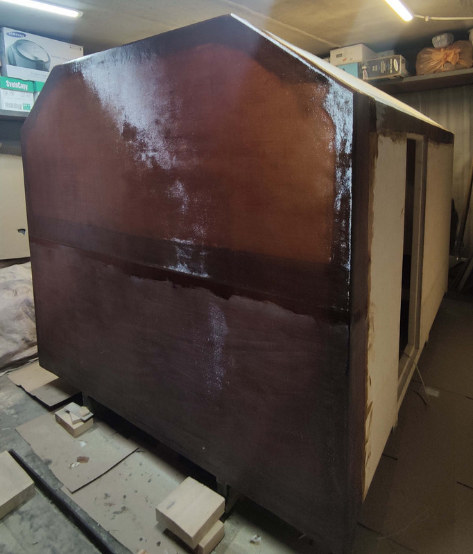 Сзади верхний слой