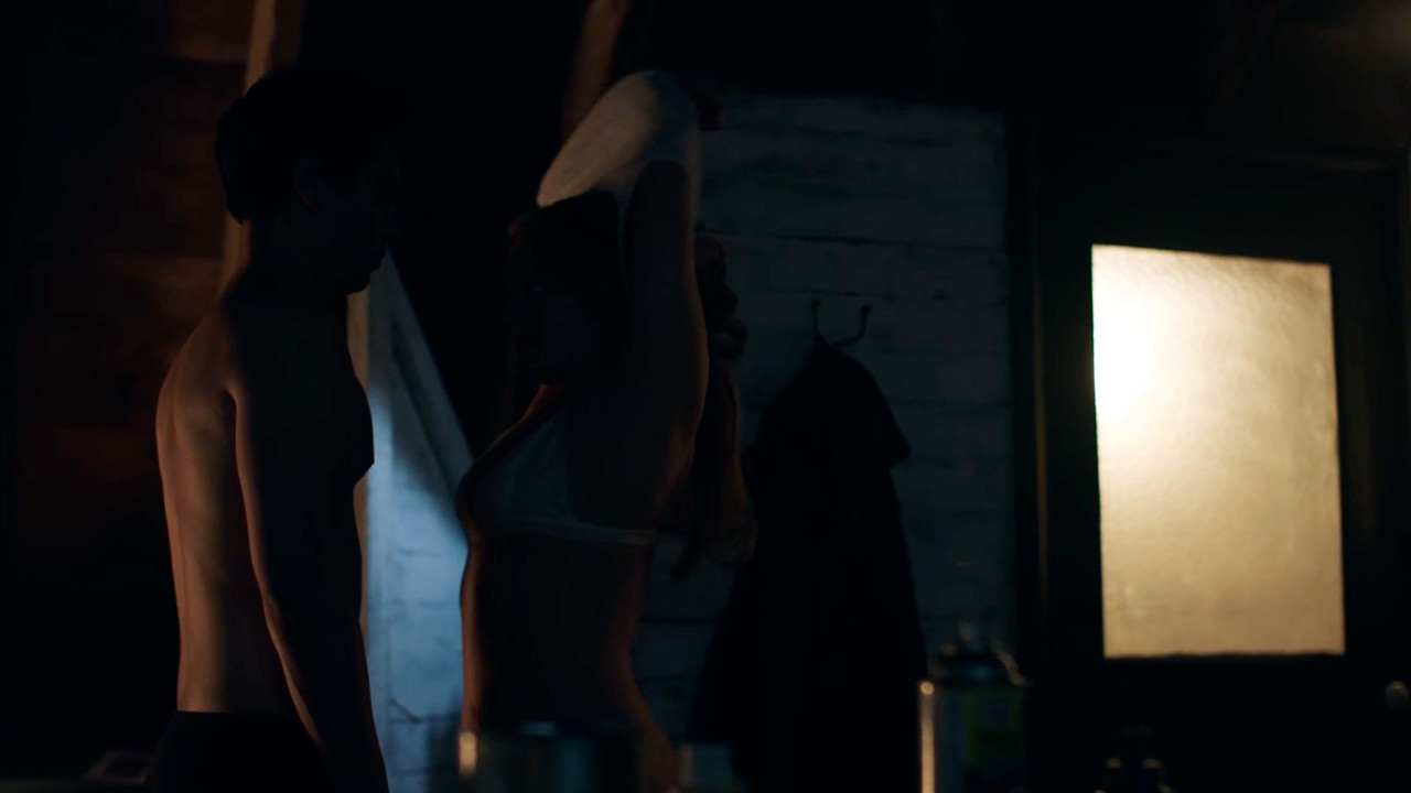 The.Handmaids.Tale.S01.00_04_31_02.Still014