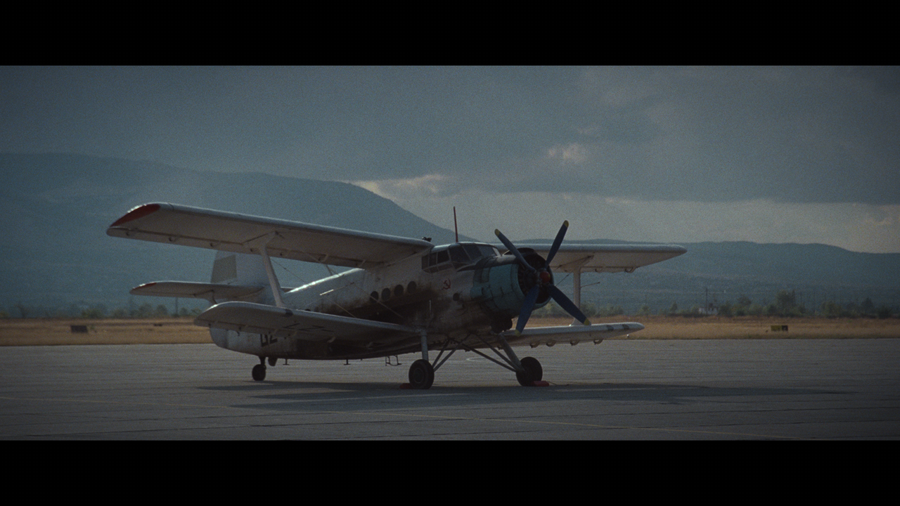 The.Expendables.2.2012.2160p.UHD.BDRemux.TrueHD.Atmos.HDR.DoVi.Hybrid.P8.by.DVT.mkv_snapshot_01.30.5
