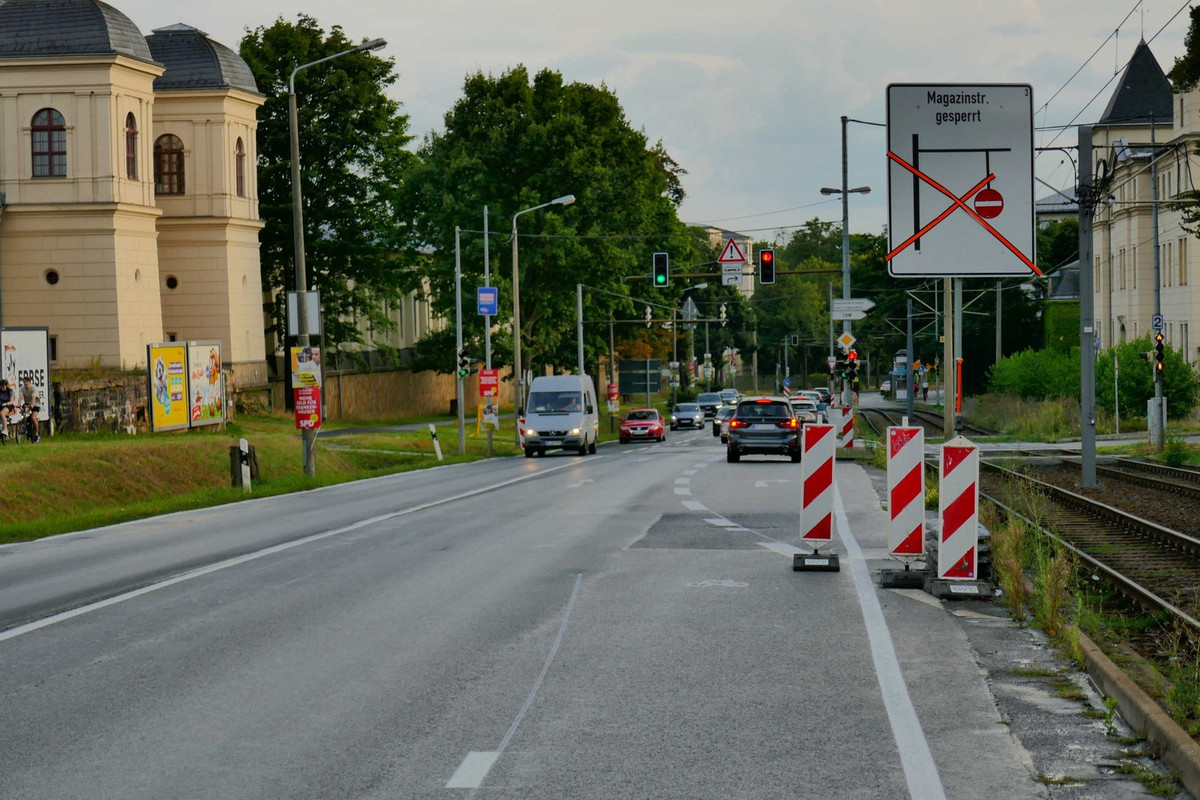 Bild: https://i.postimg.cc/ncgWPnZh/P1220320.jpg