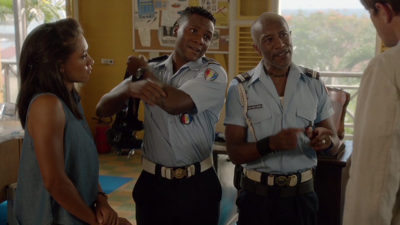 Death.in.Paradise.S06E05.Man.Overboard,.Part.1.1080p.NF.WEB-DL.DDP2.0.x264-DEEP[SS]30