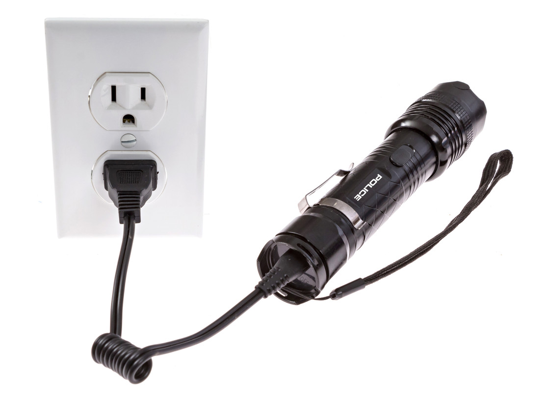 stun-gun-taser-flashlight-police-vipertek-self-defense-tazer