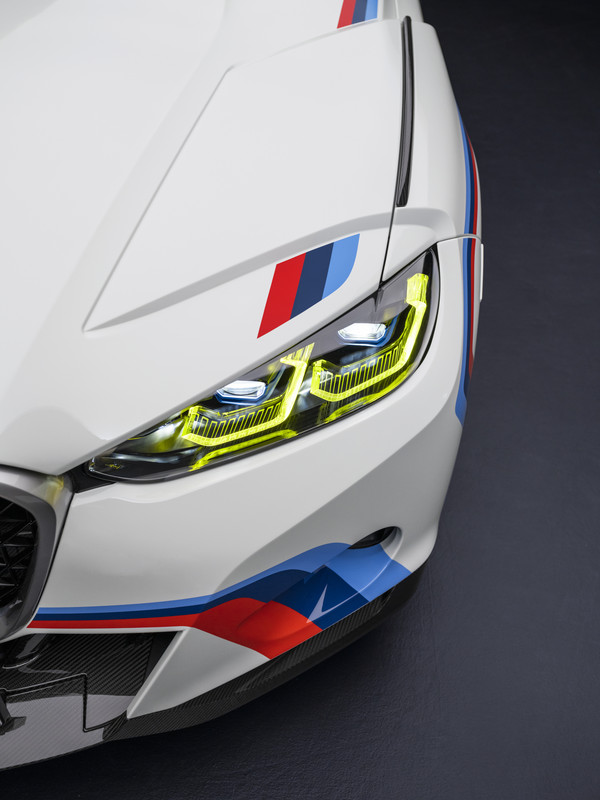 P90488902_highRes_the-bmw-3-0-csl-stat