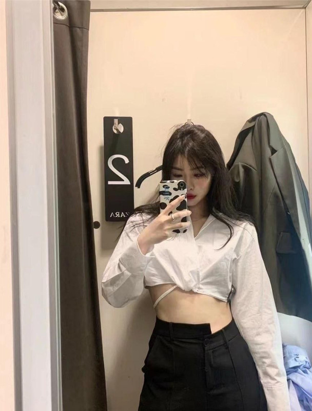 3大连艺术学院老师周诗琦这私生活真他妈猛！前男友直接放狠料，特供版视频全抖出来了。她是吞精内射的狂热粉，胸上写“母狗”，肚子上写“主人操我”，大腿内侧还写着爸爸 主人，骚得没底线。是天生骚货还是前男友