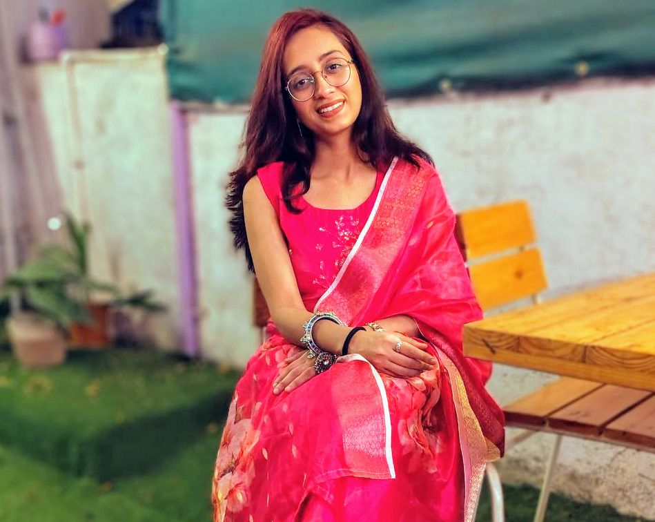 Beautiful Sexy Slim Indian Gf Showing Asshole