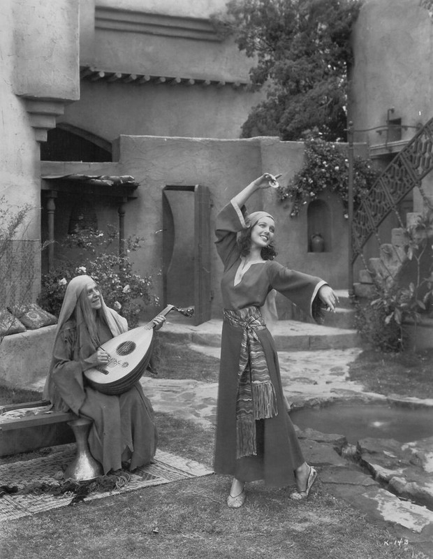 loretta_young_d13