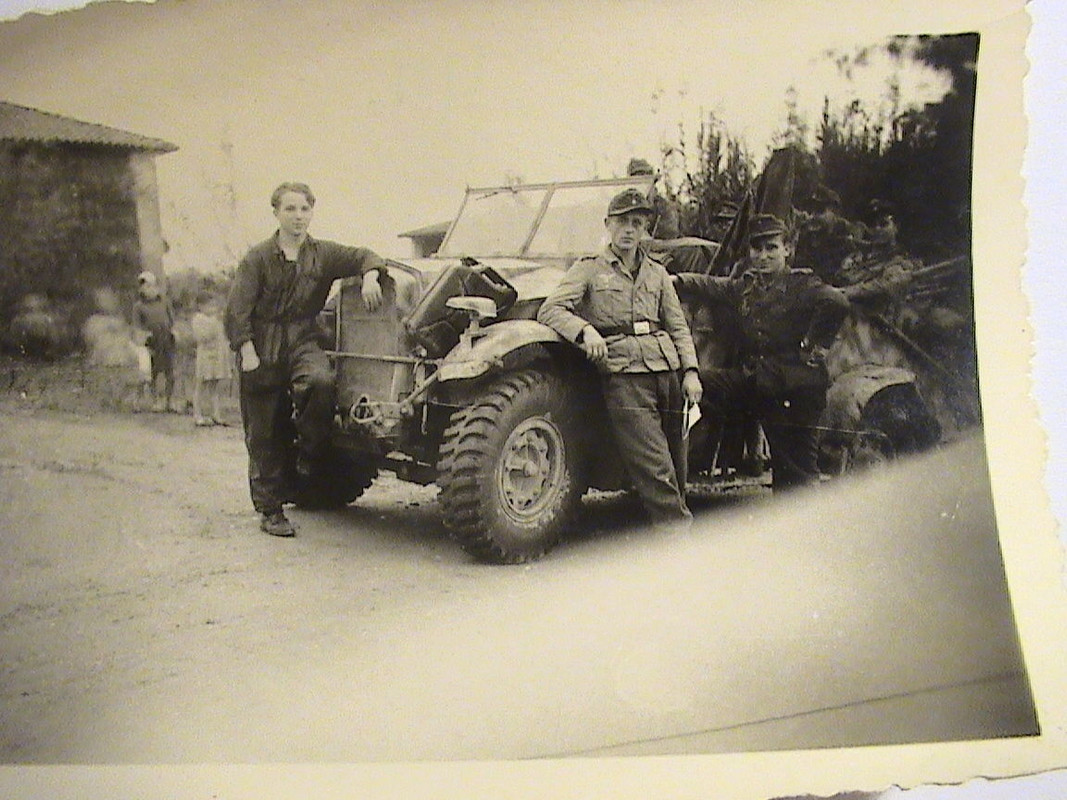 Foto WK 2 Kübelwagen Tarnanstrich Italien