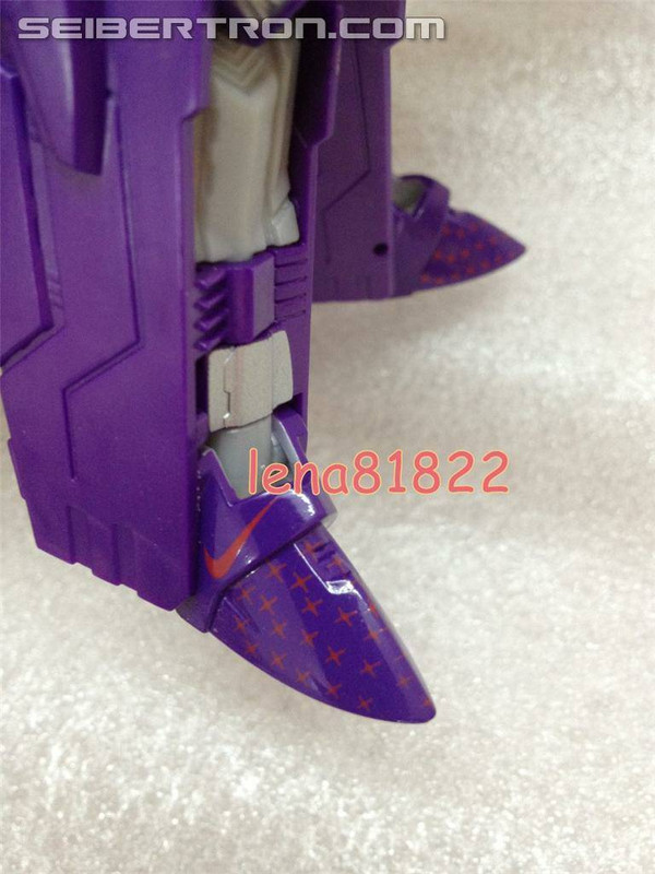 1377752095_FootballMegs3