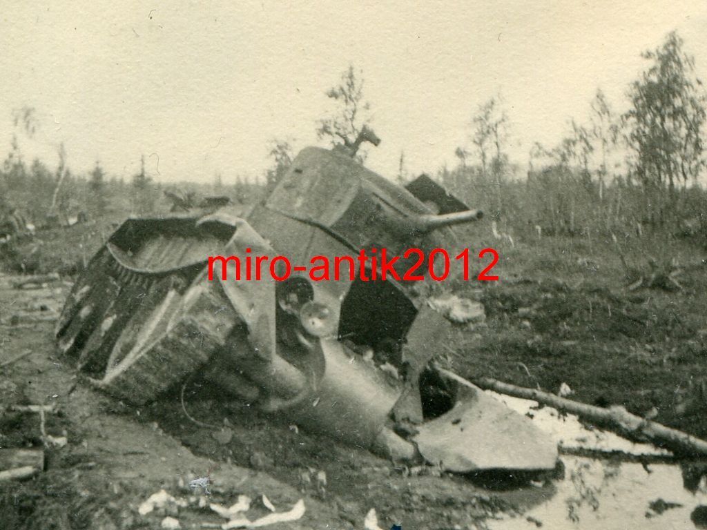 zerstörter Panzer der Russen, Vormarsch, Russlan