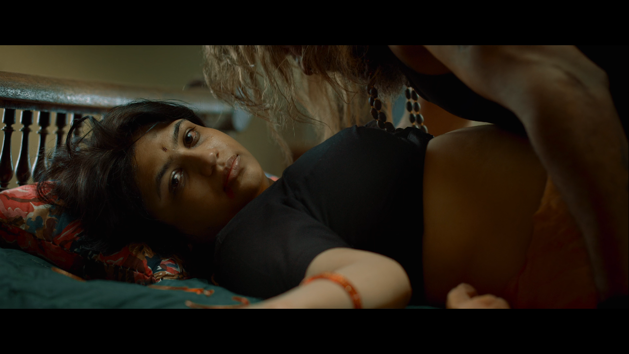 Homely Telugu Aunty Saree Removed