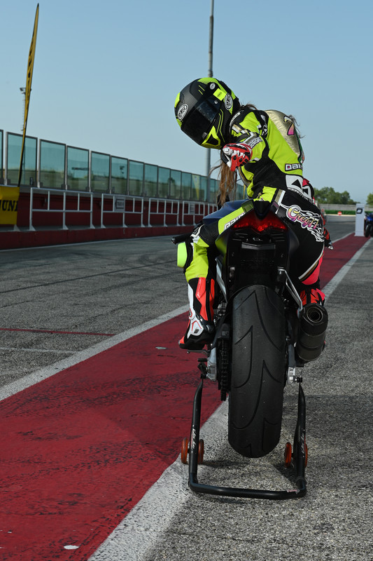 A1CFF48C-9B54-4830-AD00-E9CBFE22C49B