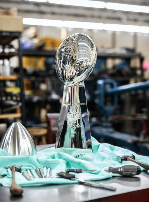 Tiffany & Co., la t-shirt per il Super Bowl 2023 Tiffany & Co., la t-shirt per il Super Bowl 2023