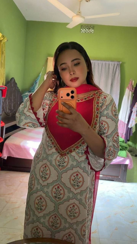 photo 5111663054440565811 y