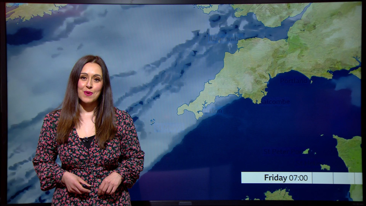04.11 - 13.30.00 - Spotlight. The latest news, sport, weather and fea....ts_snapshot_15.44.003