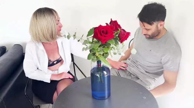 JacquieEtMichelTV – Lena – Finds an arrangement in her own way
