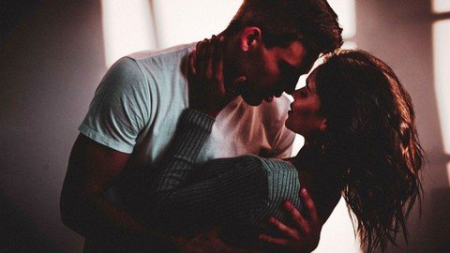 Flashes Of Passion: A Lifelong Love Relations Manual