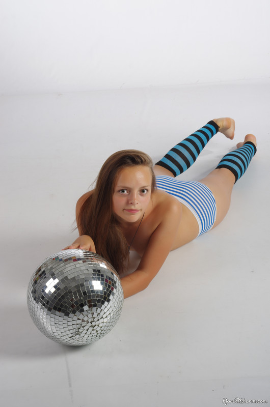 MarvelCharm_Nika-Disco-Ball-081