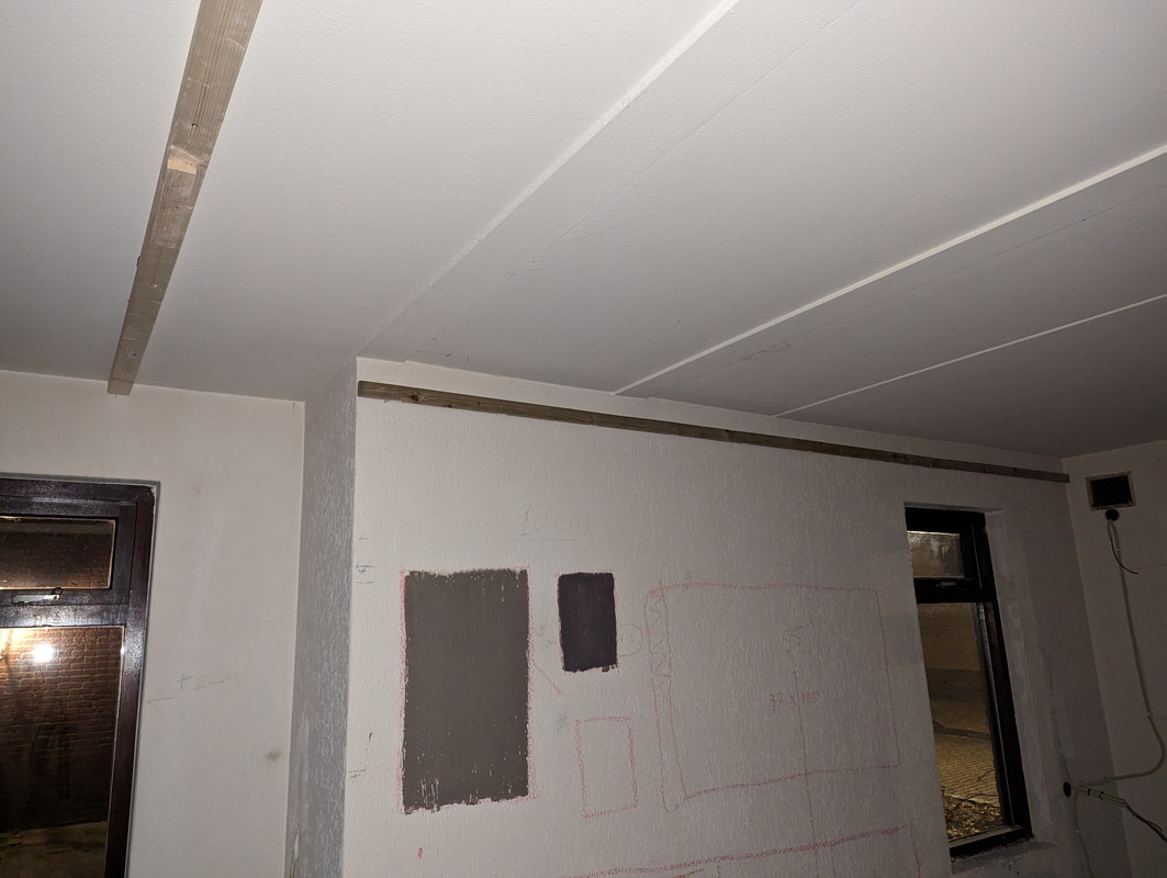 PXL-20231106-180145679.jpg