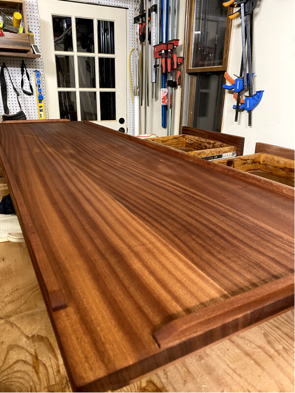 https://i.postimg.cc/nh5d9Y4S/Sapele-Table-Sanding-Sealer.jpg