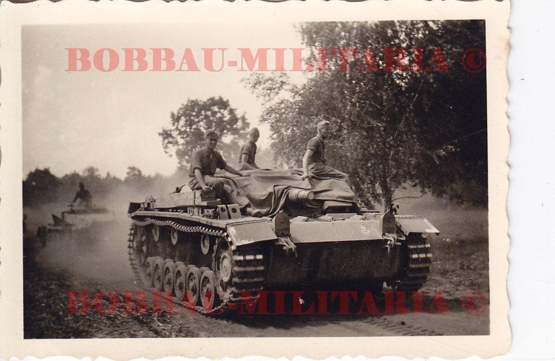 Sturmgeschütz-Abteilung 201 STUG III Vormarsch-Straße Front comb