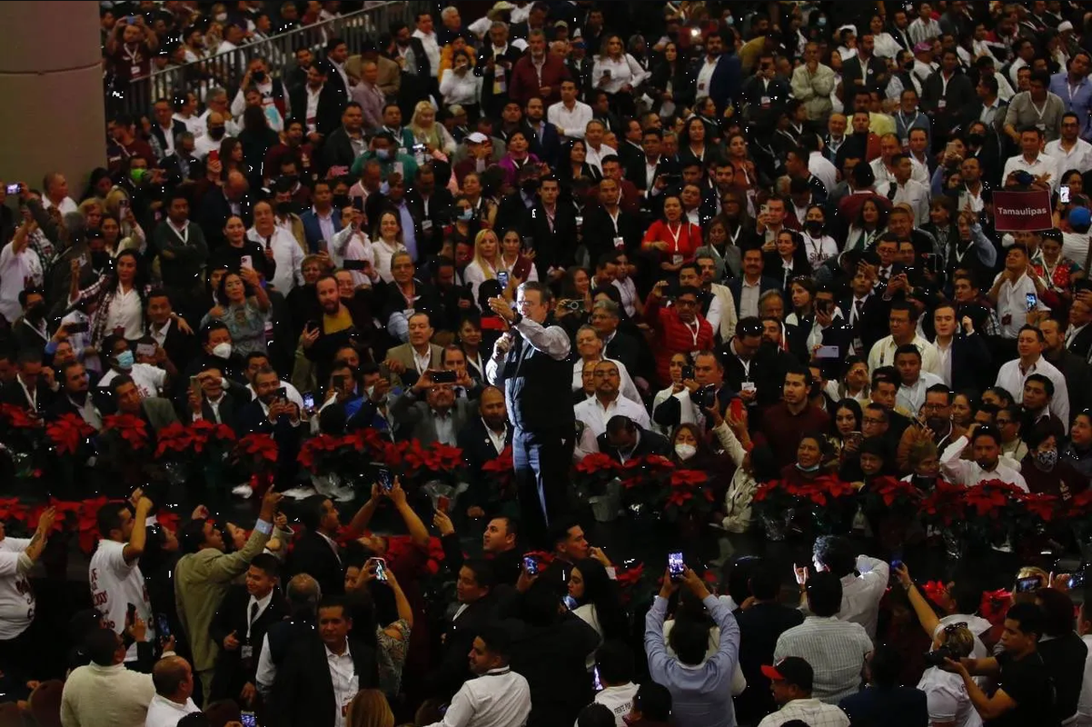 Marcelo Ebrard va abajo de Claudia Sheinbaum en encuestas