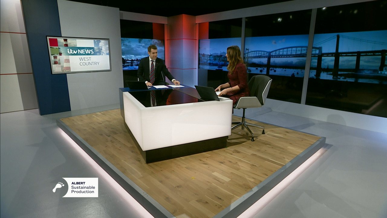 12.09 - 18.00.00 - ITV News London. The latest news in London and the..._001.ts_snapshot_03.39.353