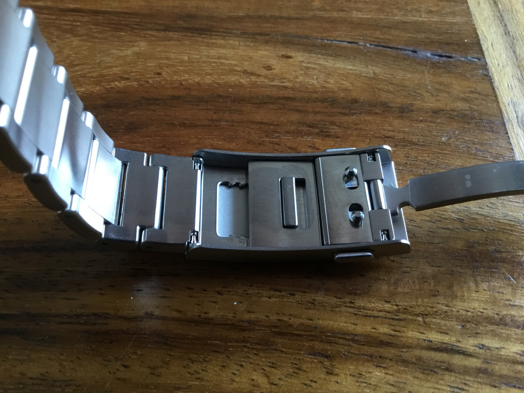 Un unboxing des nouvelles Christopher Ward C63 Sealander - Page 2 985-AD986-7634-433-F-854-D-026-F2-B000375