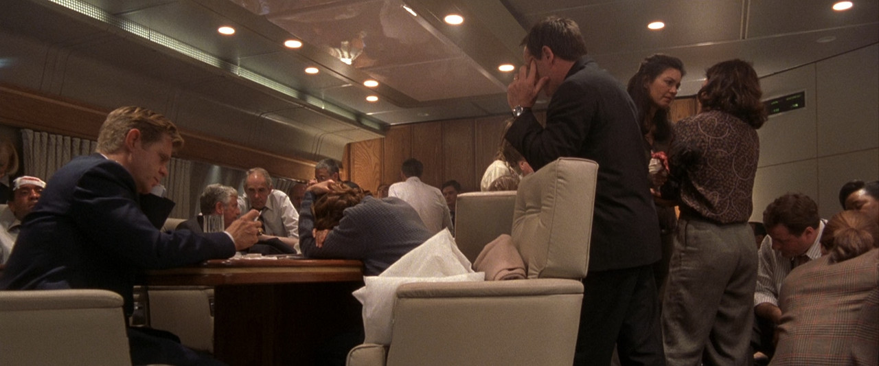 Air Force One (1997).mkv_snapshot_00.44.58_[2018.03.14_22.38.57]