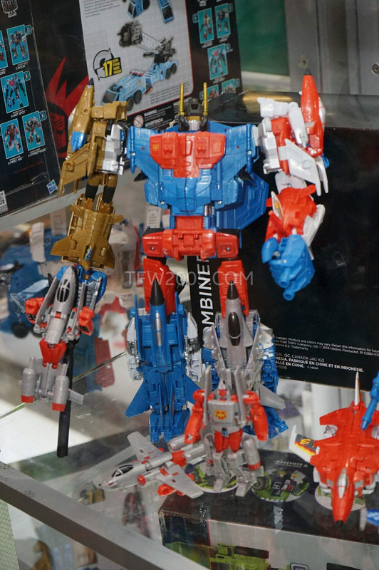 SDCC2015-Hasbro-Case-Transformers-Combiner-Wars-