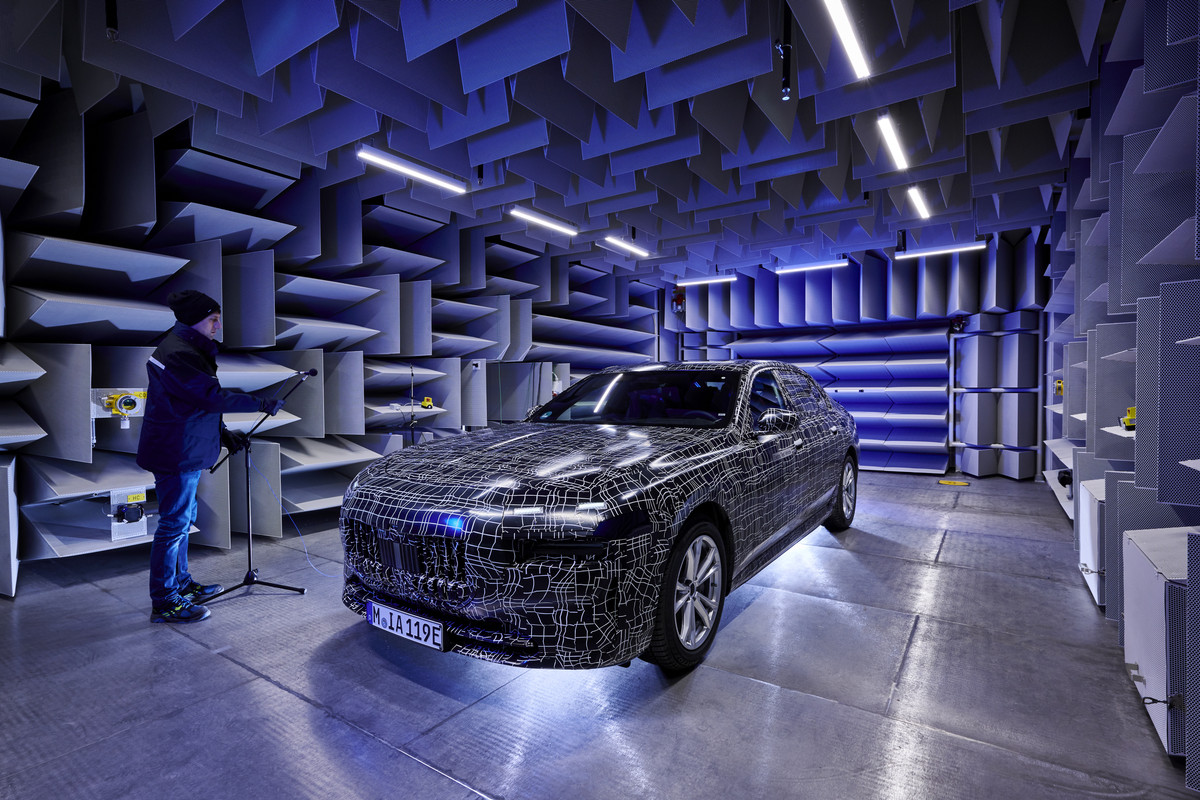 P90450153_highRes_the-first-ever-bmw-i