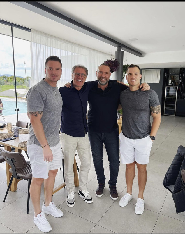 479B9686-A3C0-4E90-82BB-F0BC7FB67889