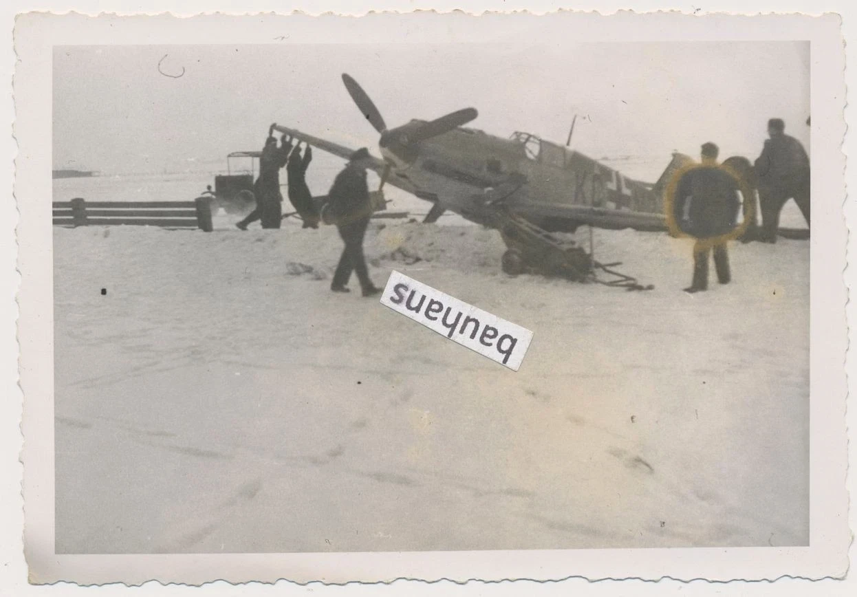 Foto Luftwaffe Flugzeug Messerschmitt Bf 109 Notlandung Straubing (4934n)