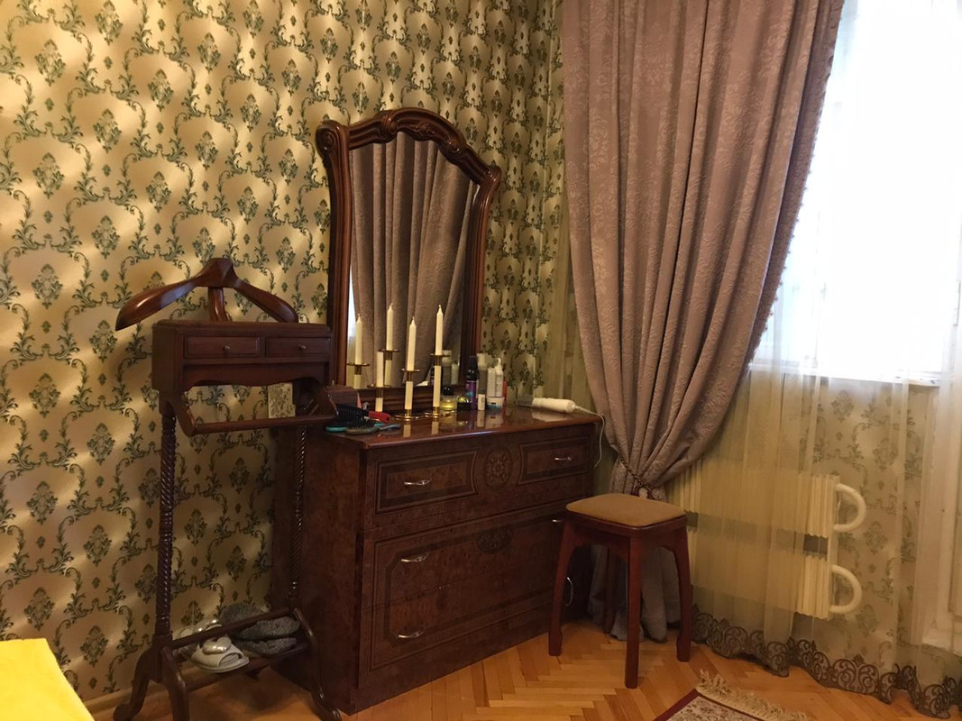 F8A533DE-6947-4A8C-8AB6-640E684E7867