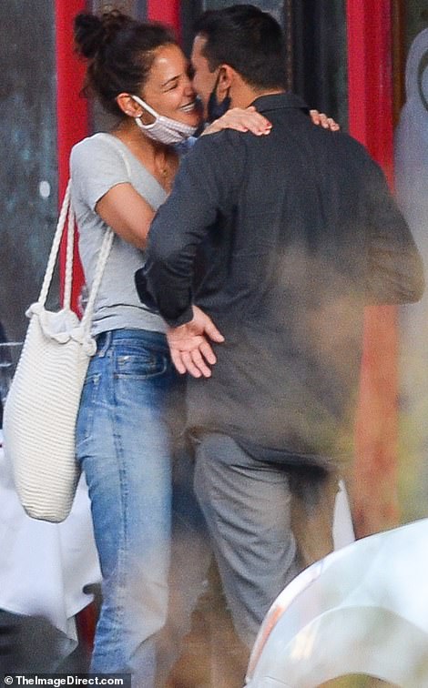 32975452-8715283-image-m-117_1599674777350