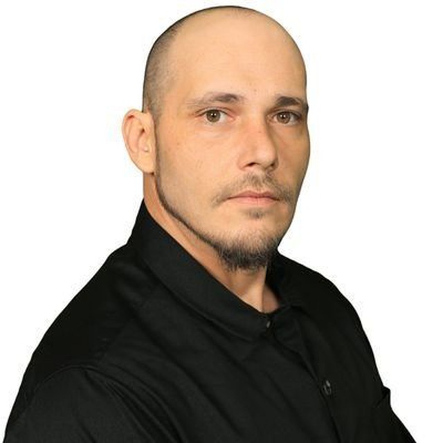 Manuel Vazquez headshot
