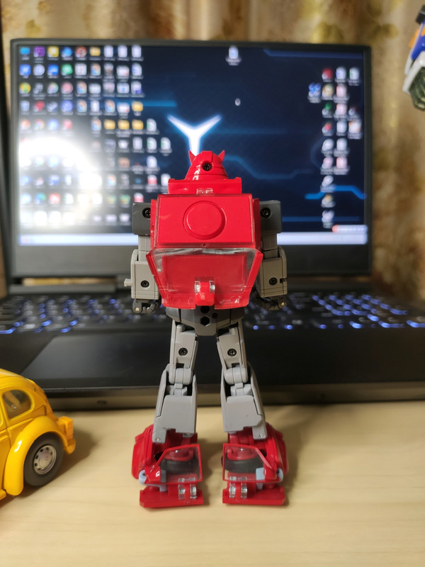 Masterpiece-Cliffjumper-13