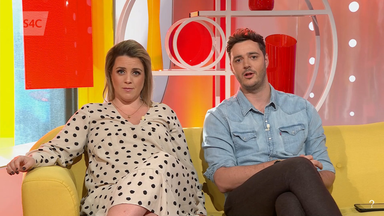 11.18 - 14.05.01 - Prynhawn Da  ᴺᵉʷ. 18 11 2022 Magazine programme fe....ts_snapshot_15.48.272