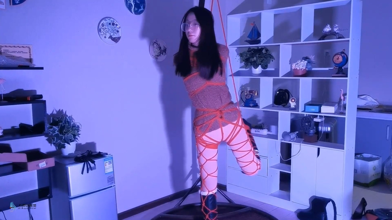 JS原创 采文红绳全身紧缚.mp4_20220513_185209.076