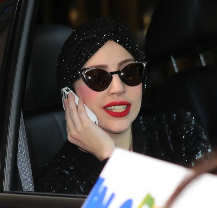 11-13-13-Arriving-at-SNL-Studio-001.webp