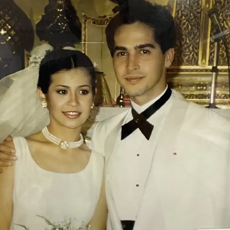 xi-JDQKKSmfz-EKa3r-141413